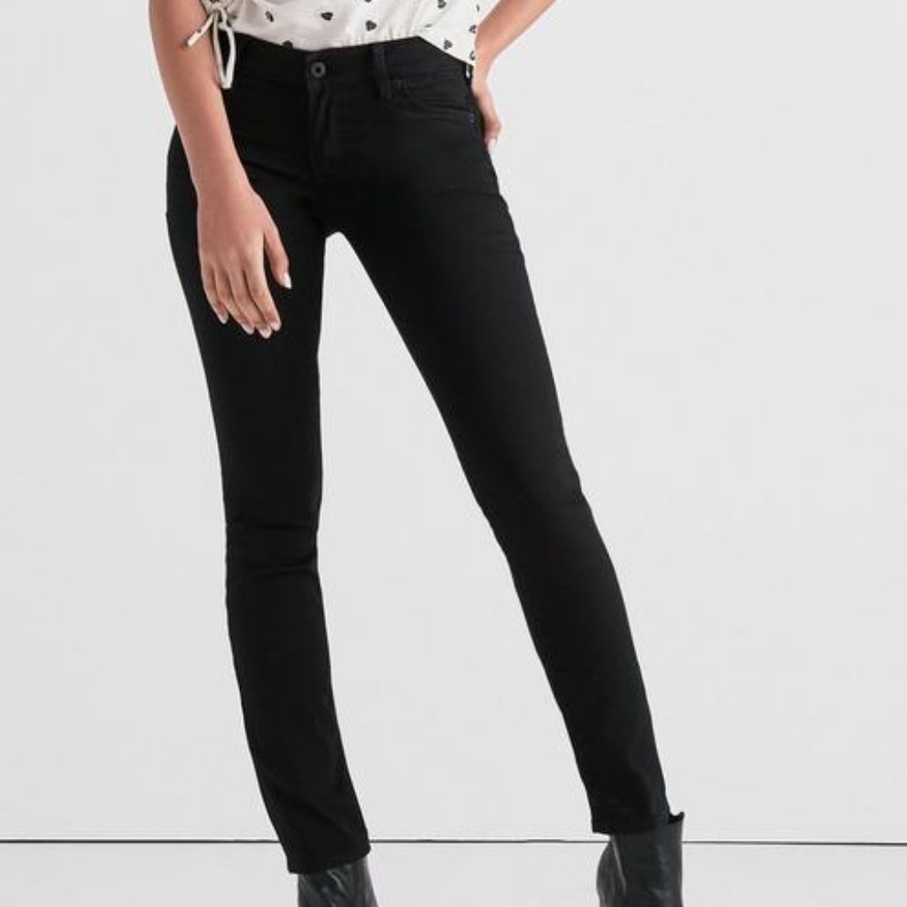 Lucky Lolita skinny
